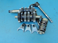 BOITE DE VITESSE SUZUKI RM 125 MOTEUR F108 POUR 1984 ET 1985 LIRE L ANNONCE  SVP