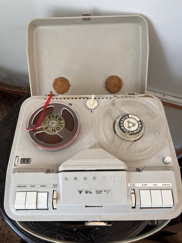 Grundig magnétophone à - 27,