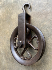 Ancienne  poulie en fer et fonte 35 cm