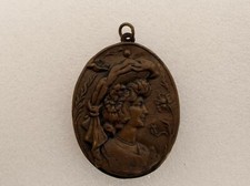 Ancien Pendentif Miroir Art nouveau 1900 Portrait Femme Laiton bronze signé LL
