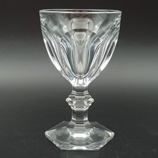 BACCARAT - VERRE À VIN ROUGE EN CRISTAL Modèle HARCOURT 