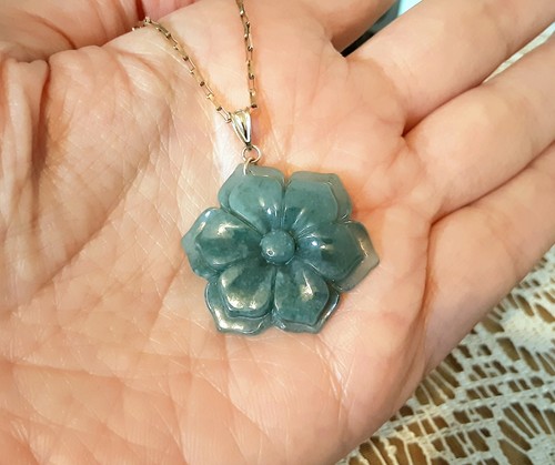 Grand pendentif jade - grand,