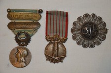 MEDAILLES LIBAN 1926 &  LEVANT AGRAFE 1925/1926-ET BIJOU ALAOUITE SYRIEN