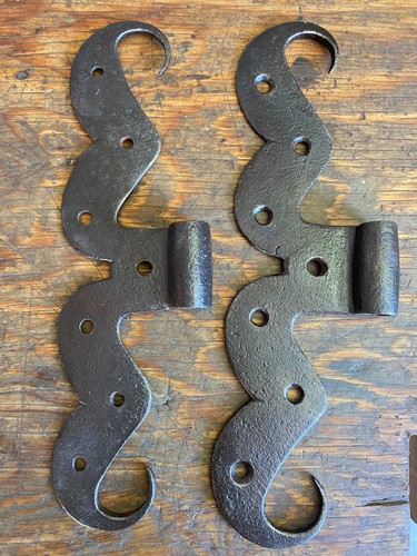 Grandes pentures moustache