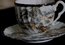 ancienne tasse + soucoupe porcelaine transparente  chine joli décor,  signée TBE