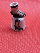 DE A COURDRE EN RESINE VINTAGE