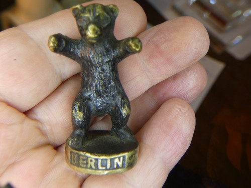 Ours berlin bronze figurine - ours,