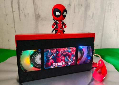 Lampe vhs custom deadpool - lampe,