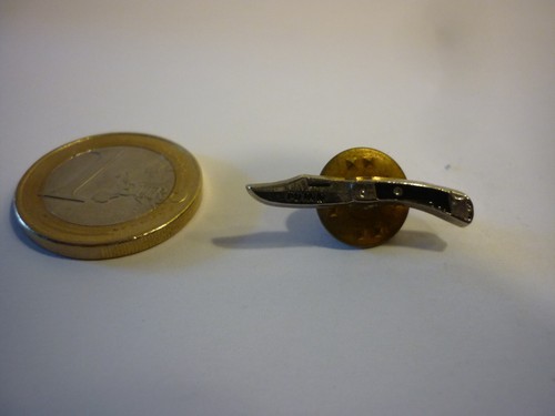 Pin couteau canif noir - pin's,