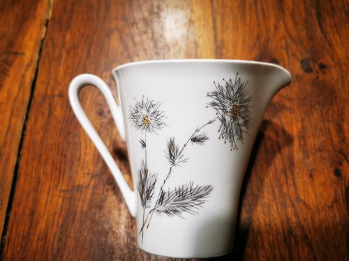 Ancien pot lait porcelaine - a,