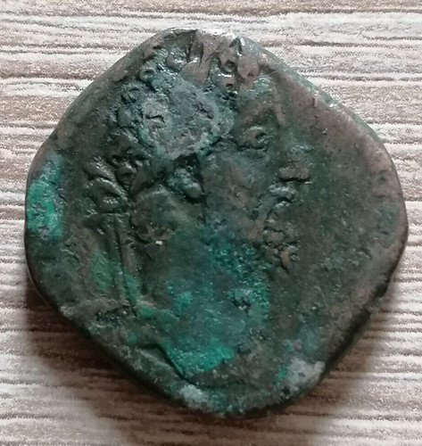 Sesterce antonin pieux à - le,