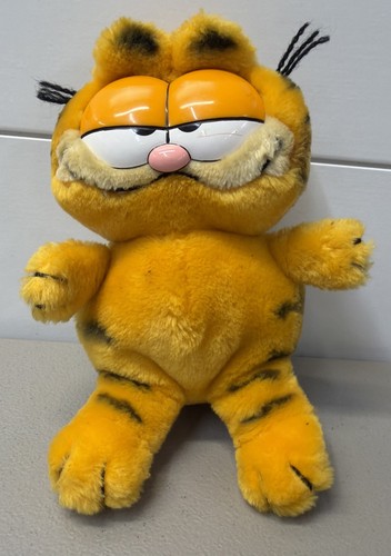 Vintage garfield plush 9in - vintage,