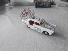 PEUGEOT  404 SALZA AVEC 2 VÉLOS  ÉQUIPE CYCLISTE BIANCHI TOUR DE FRANCE  1/32