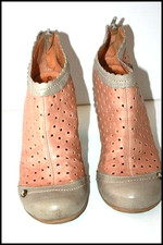 GOLD BUTTON Boots Cuir Ajouré Bicolore doublées Cuir Talons Bobines T 39 TBE