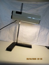 Lampe de bureau sur pied