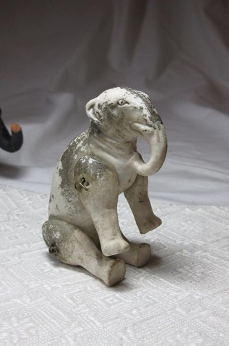 Elephant jointed snow - snow, baby