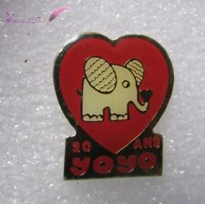 Pin's  Animal un petit éléphant 20 ans Yoyo  #A6