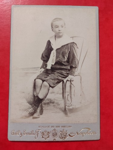 Photo enfant sur une - enfant,