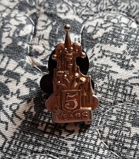 Pins disney 5 ans disneyland