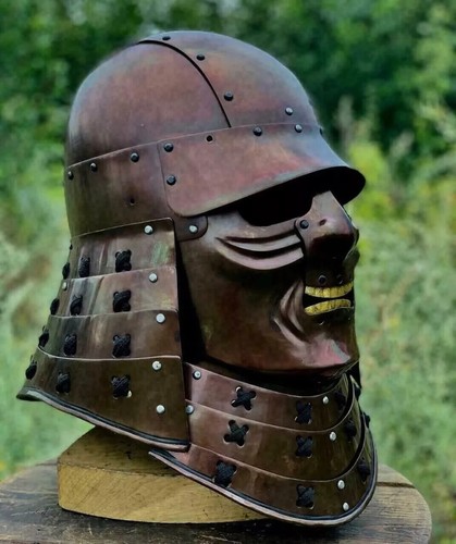 Casque médiéval cuivre