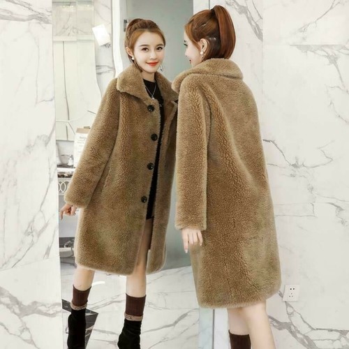 Femme fausse fourrure - fausse,