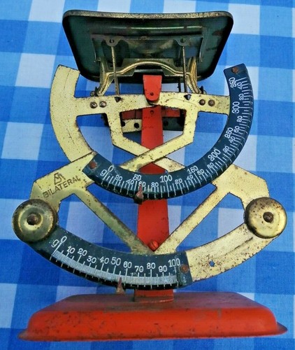 Ancienne balance pése - pése, lettre