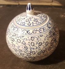Boîte couverte en céramique, décor bleu et blanc style Iznik – Turquie artisanal