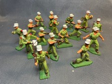 Lot de 16 figurines STARLUX