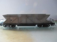 P 235 / 1 TRES BEAU WAGON