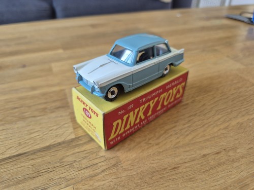 Dinky toys triumph herald - dinky,
