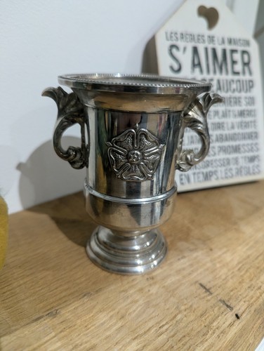 Vase grenadier anglais timbale