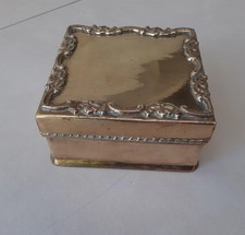 Belle boite ouvragée à