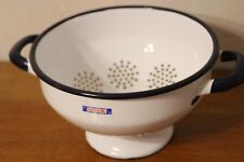 ANCIENNE PASSOIRE PASSETTE LUSTUCRU EN TOLE EMAILLEE / BLANC - BLEU / 22 cm Diam