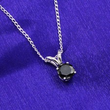 Collier pendentif solitaire