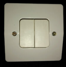 Double Poussoir série Neptune 80552 blanc cassé-beige foncé / Legrand