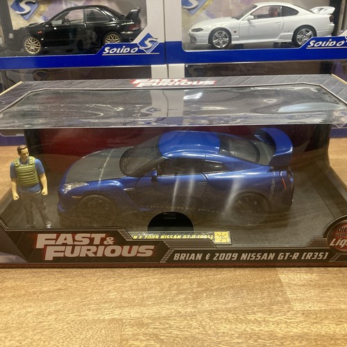 Jada diecast 2009 nissan - 1:18,