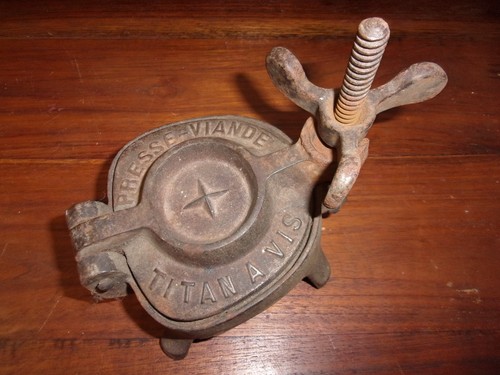 Ancien presse viande titan - presse,