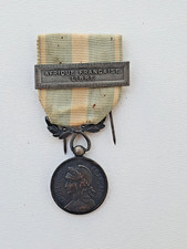 Médaille Coloniale, métal