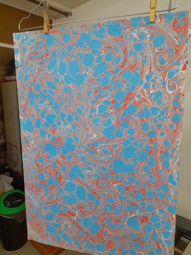 Papier marbré cuve de - papier, la