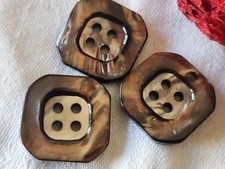 Trio boutons anciens en nacre