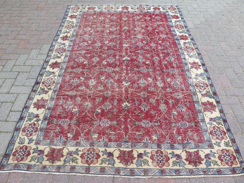 Tapis vintage tapis turc rouge