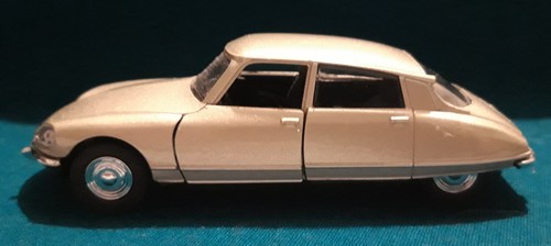 Voiture miniature 40e - voiture, 1/40e