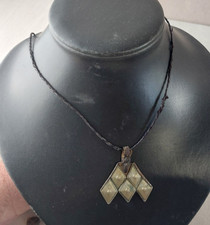 Ancien collier avec pendentif