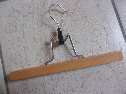 Cintre pince bois ancien - bois,
