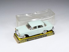 NOREV - 49 - Mercedes 220 SE -