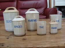 Série d'anciennes boites à épices en céramique