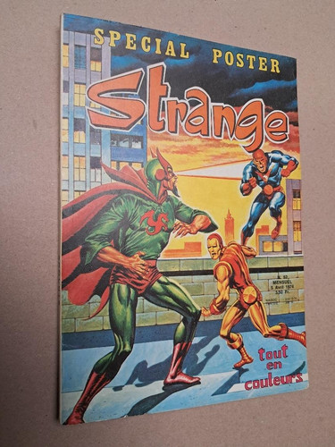 Strange avec poster 1974 - avec,