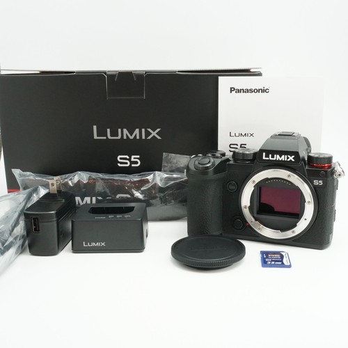 Panasonic lumix full - dc-s5,