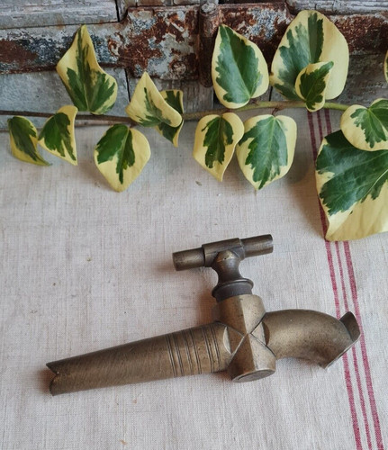 Ancien gros robinet bronze - ancien,
