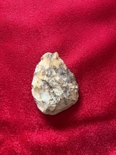 PREHISTOIRE: biface en silex.